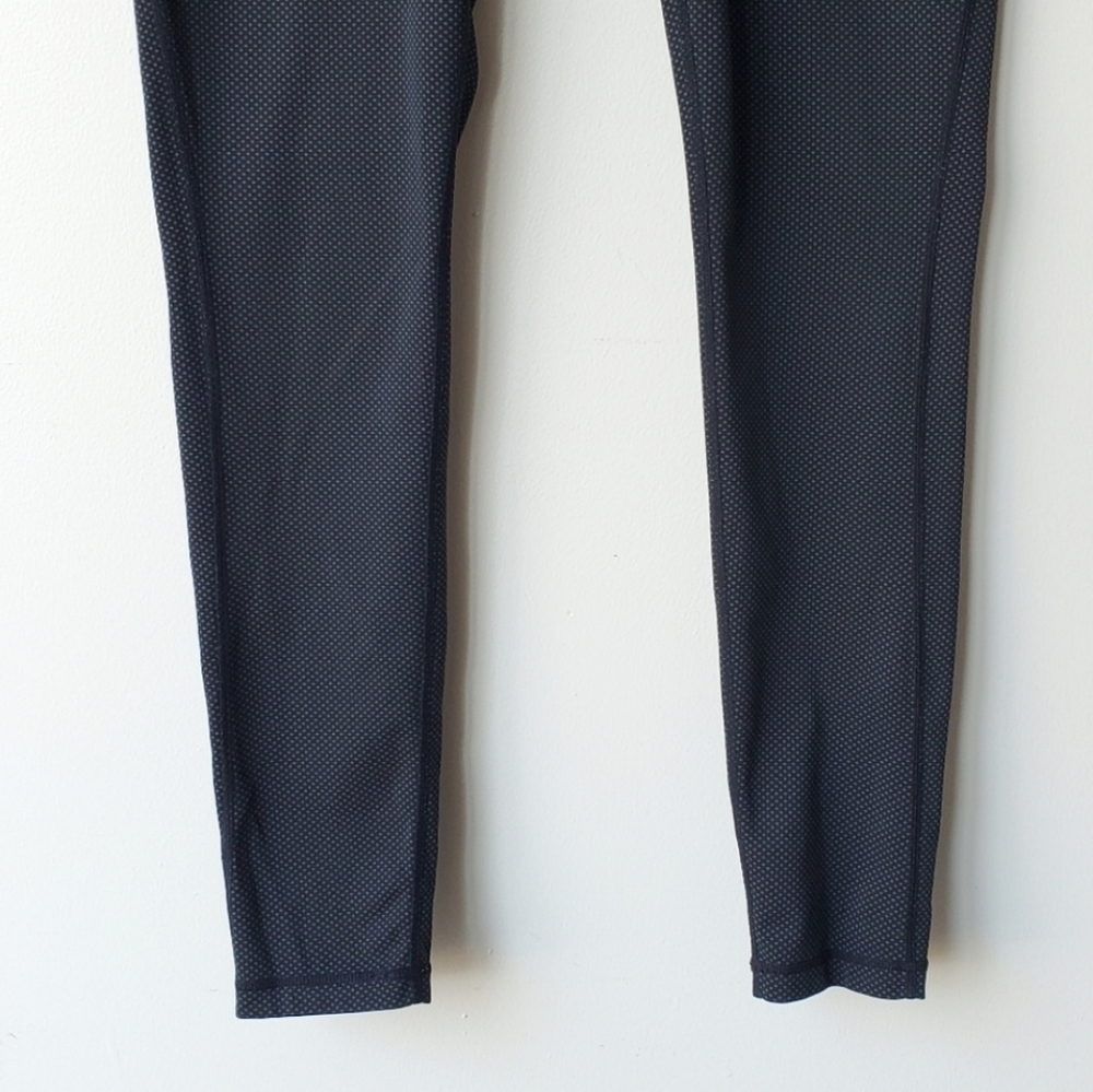 Uniqlo High Waisted Leggings - Picture 4 of 12